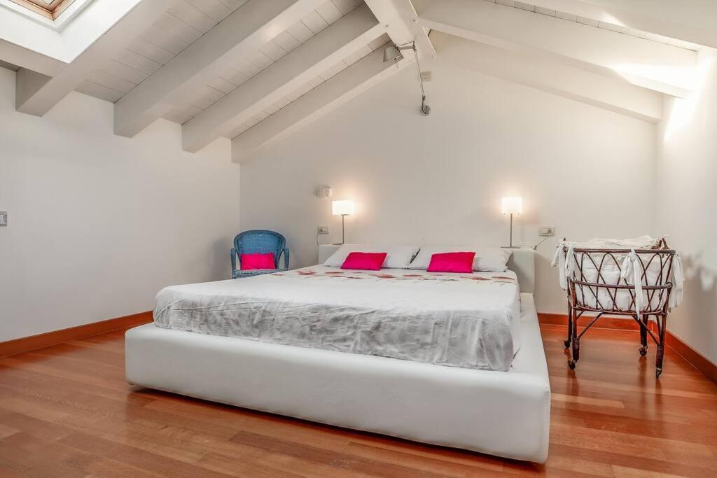 Three Floors Home Venesia Bagian luar foto