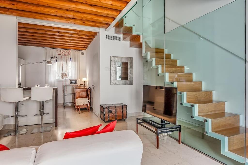 Three Floors Home Venesia Bagian luar foto
