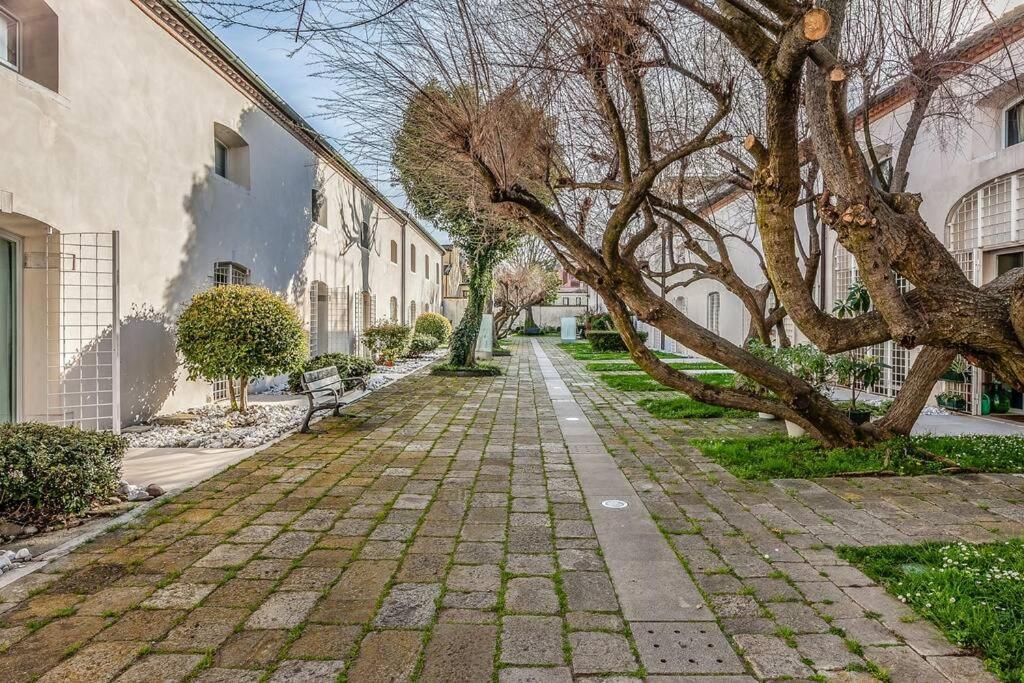 Three Floors Home Venesia Bagian luar foto