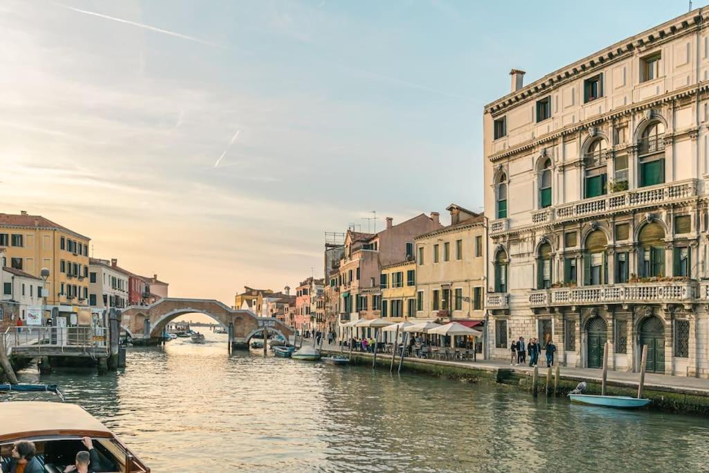 Three Floors Home Venesia Bagian luar foto